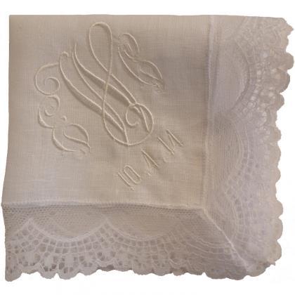 Embroidered Fancy Irish Linen And Lace Hankie..